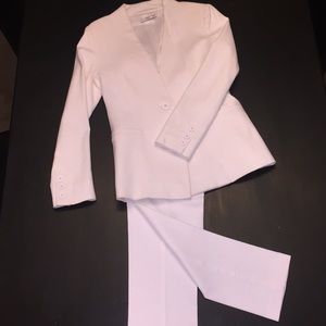 Sfzio white two piece suite